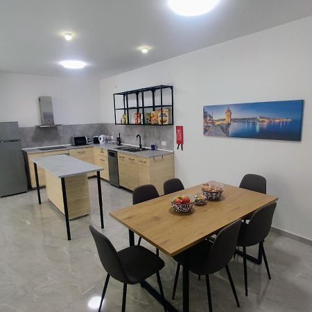 Deggies Apartments - Spacious, Modern Apartment! Naxxar Kültér fotó